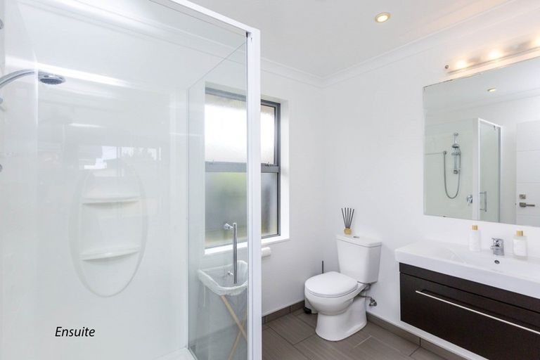 Photo of property in 6 Mount Marua Way, Timberlea, Upper Hutt, 5018