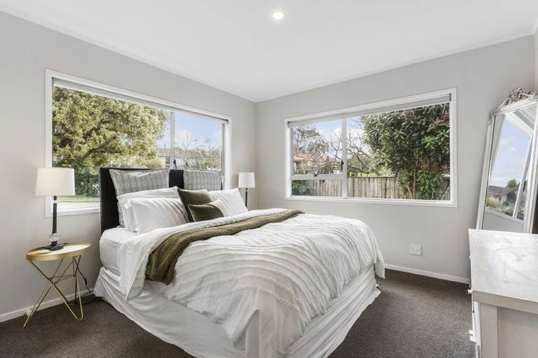 Photo of property in 26 Mirrabooka Avenue, Botany Downs, Auckland, 2010