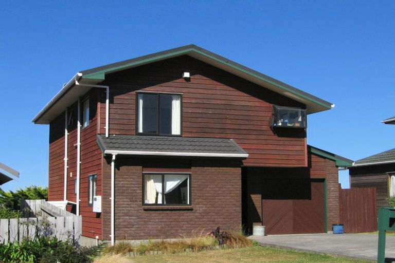 Photo of property in 1 Bay Lair Grove, Island Bay, Wellington, 6023