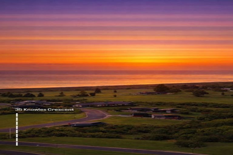 Photo of property in 35 Knowles Crescent, Kaikoura Flat, Kaikoura, 7371