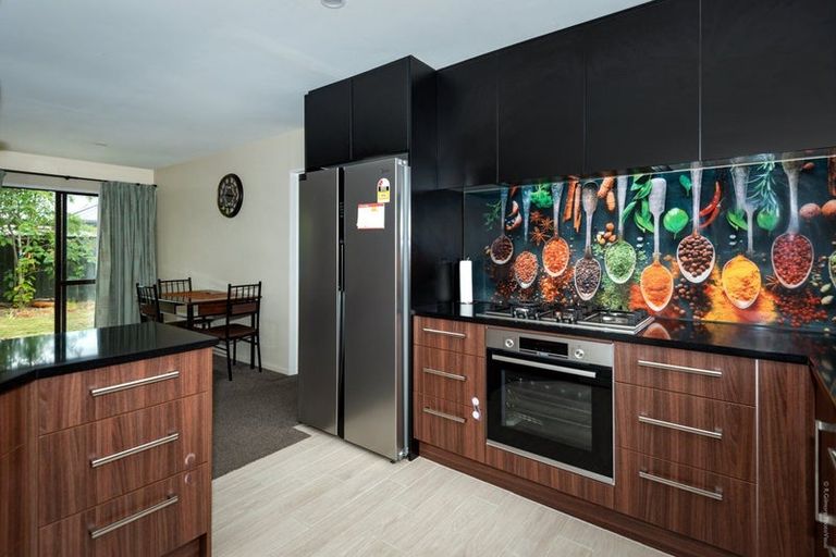 Photo of property in 33a Cardigan Bay Place, Addington, Christchurch, 8024