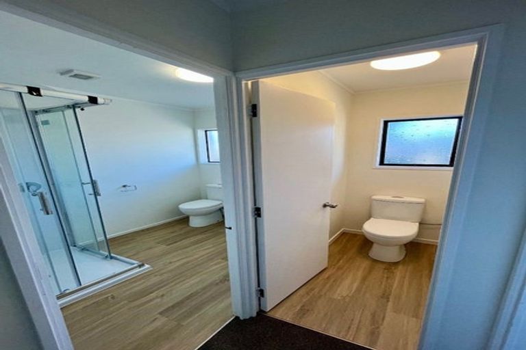 Photo of property in 2/24 Beaumaris Way, Conifer Grove, Takanini, 2112