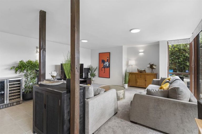 Photo of property in 60 Pacific Parade, Army Bay, Whangaparaoa, 0930