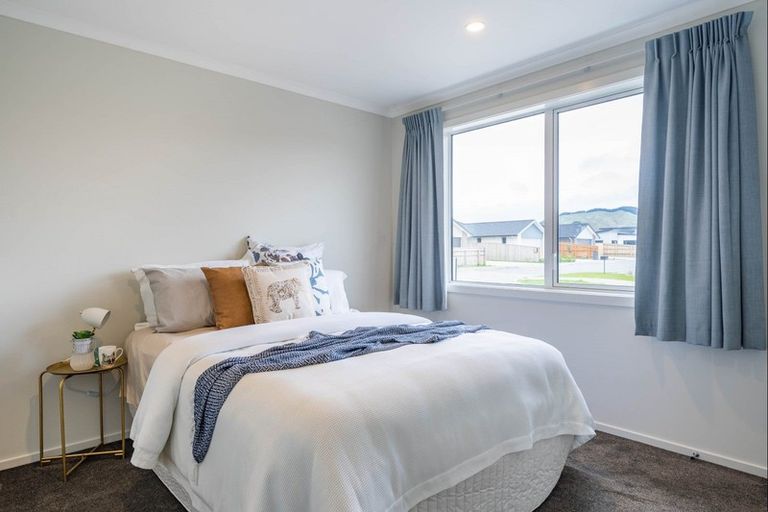 Photo of property in 3 Tapuhikura Street, Waikanae, 5036