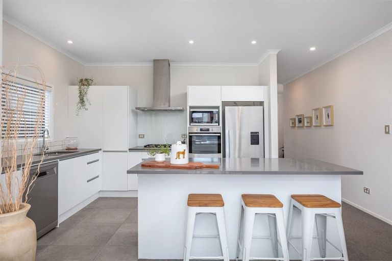 Photo of property in 9 Fort Lincoln Loop, Karaka, Papakura, 2113