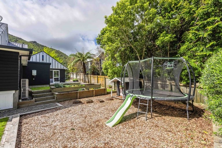 Photo of property in 50 Huia Street, Waikanae, 5036