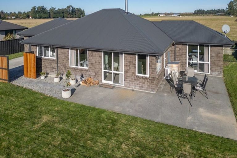 Photo of property in 15 Ruru Place, Oxford, 7430