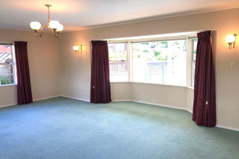 Photo of property in 19 Nui Mana Place, Te Atatu South, Auckland, 0610