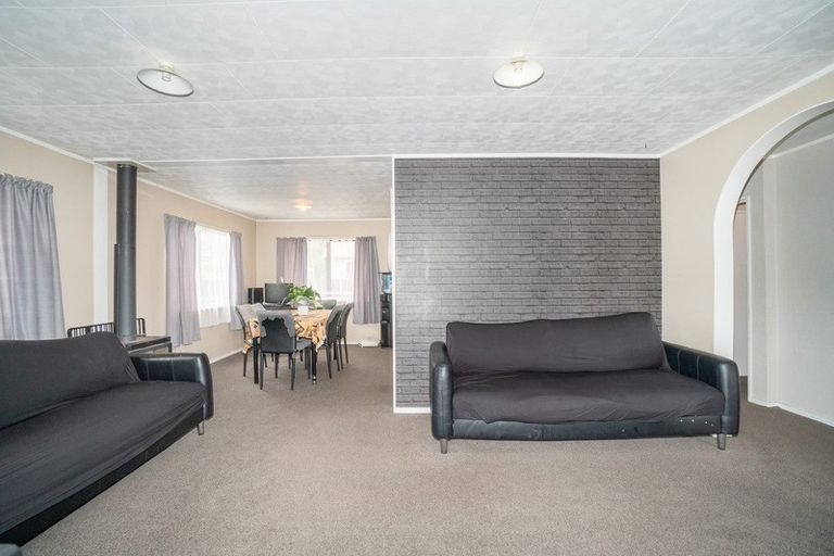 Photo of property in 45 Chatsworth Place, Highbury, Palmerston North, 4412