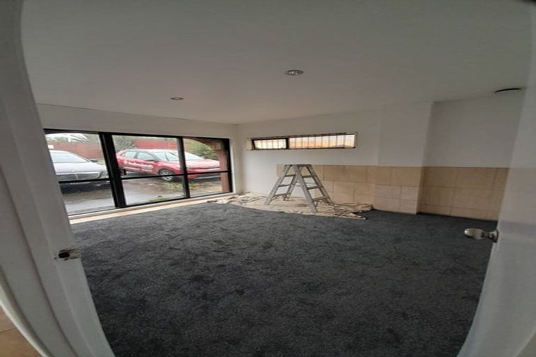 Photo of property in 30 Royal Road, Massey, Auckland, 0614