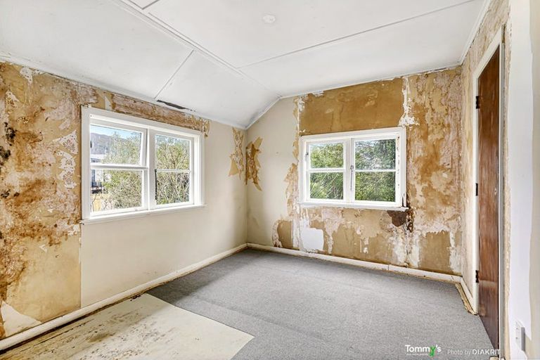 Photo of property in 1/87 Cambridge Terrace, Waterloo, Lower Hutt, 5011