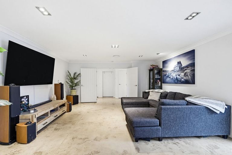 Photo of property in 14 Jenny Lane, Waiuku, 2123