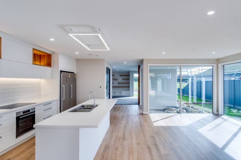 Photo of property in 4 Willowbrook Place, Titirangi, Auckland, 0604