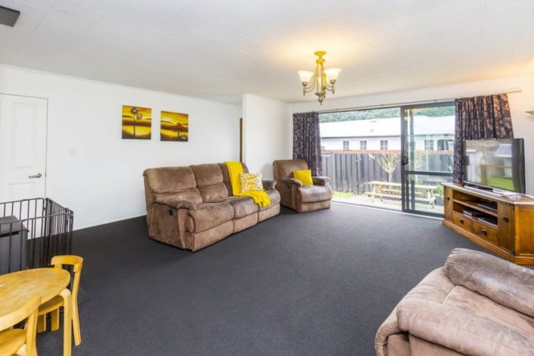 Photo of property in 13 Gemstone Drive, Birchville, Upper Hutt, 5018
