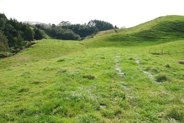 Photo of property in 890 Mangorei Road, Mangorei, New Plymouth, 4371