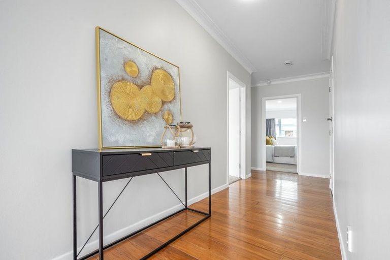 Photo of property in 1/206 Onewa Road, Birkenhead, Auckland, 0626