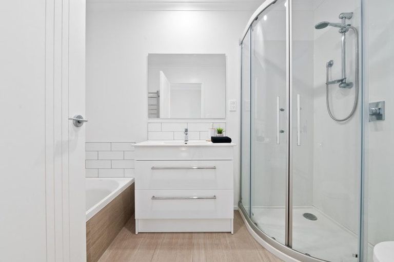 Photo of property in 10/19 Ruakiwi Road, Hamilton Lake, Hamilton, 3204