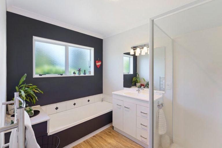 Photo of property in 192 Waitohu Valley Road, Otaki, 5583