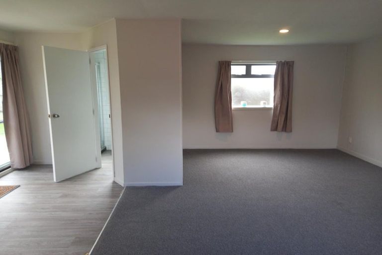 Photo of property in 6 Balwyn Place, Clendon Park, Auckland, 2103