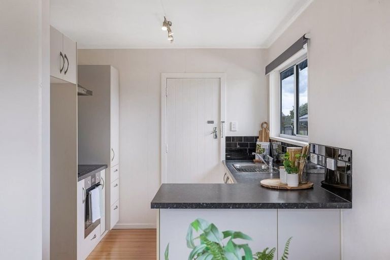 Photo of property in 18 Kaituna Street, Milson, Palmerston North, 4414