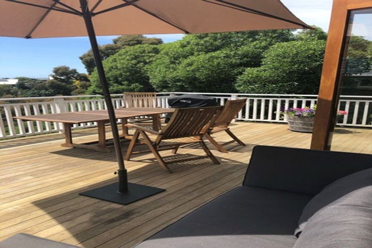 Photo of property in 187 Mount Pleasant Road, Mount Pleasant, Christchurch, 8081