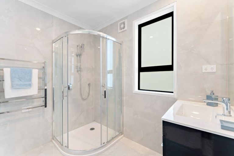 Photo of property in 65 Annett Road, Kumeu, 0891