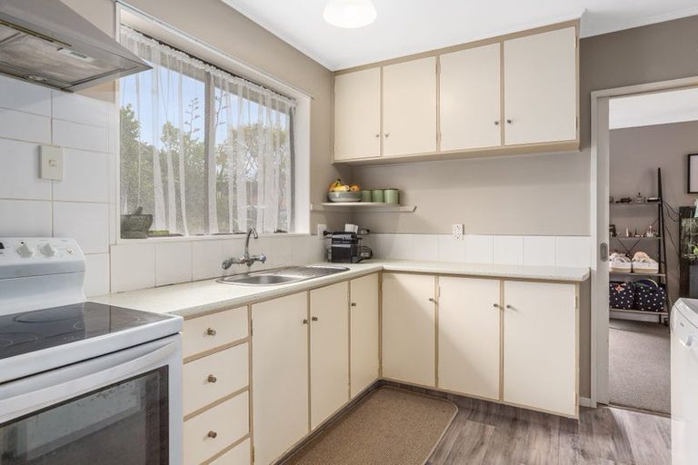 Photo of property in 44 Omapere Street, Whitby, Porirua, 5024