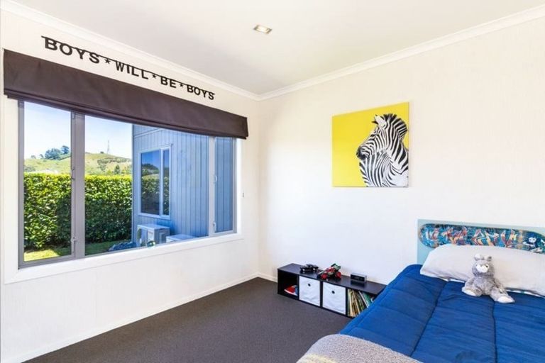 Photo of property in 27 Loch Views Road, Acacia Bay, Taupo, 3385