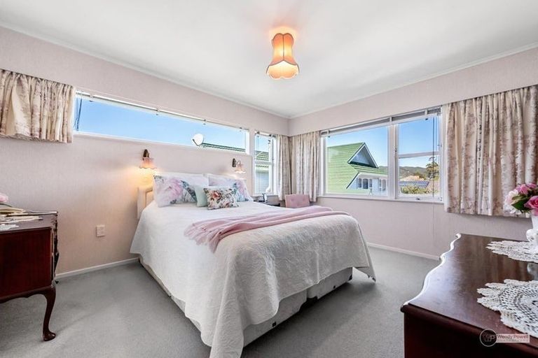 Photo of property in 7 Earlston Grove, Avalon, Lower Hutt, 5011