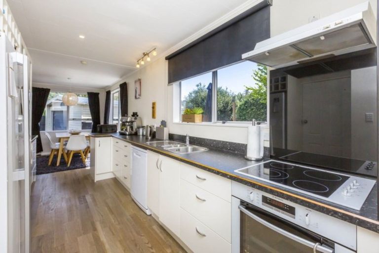 Photo of property in 16 Omaha Grove, Totara Park, Upper Hutt, 5018