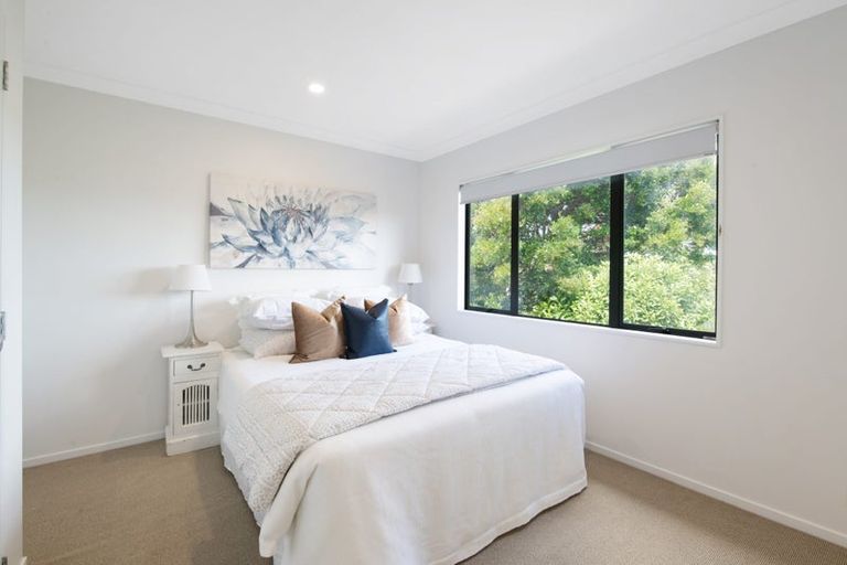 Photo of property in 1/24 James Street, Bayview, Auckland, 0629