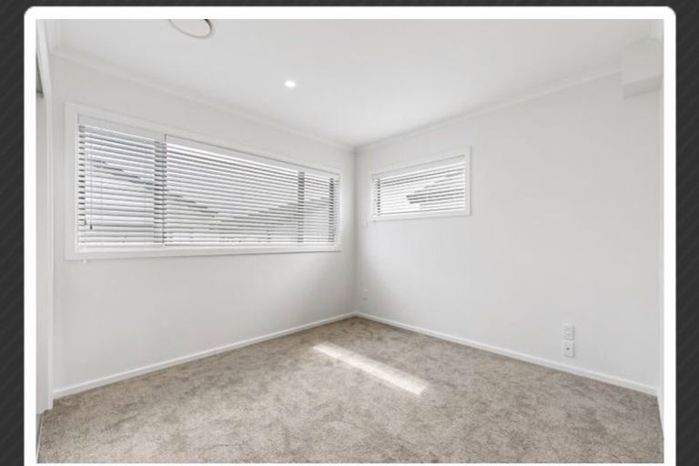 Photo of property in 8 Waihanga Way, Bucklands Beach, Auckland, 2014