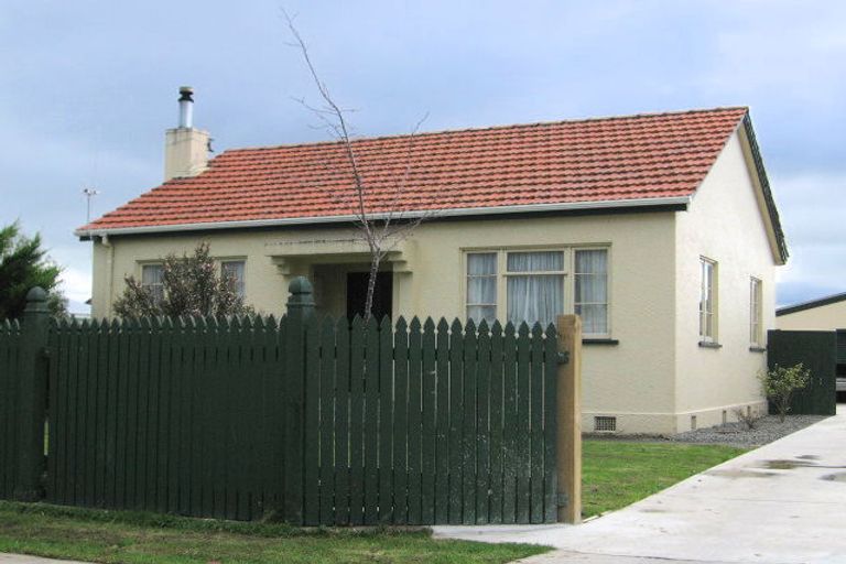 Photo of property in 629 Featherston Street, Roslyn, Palmerston North, 4414