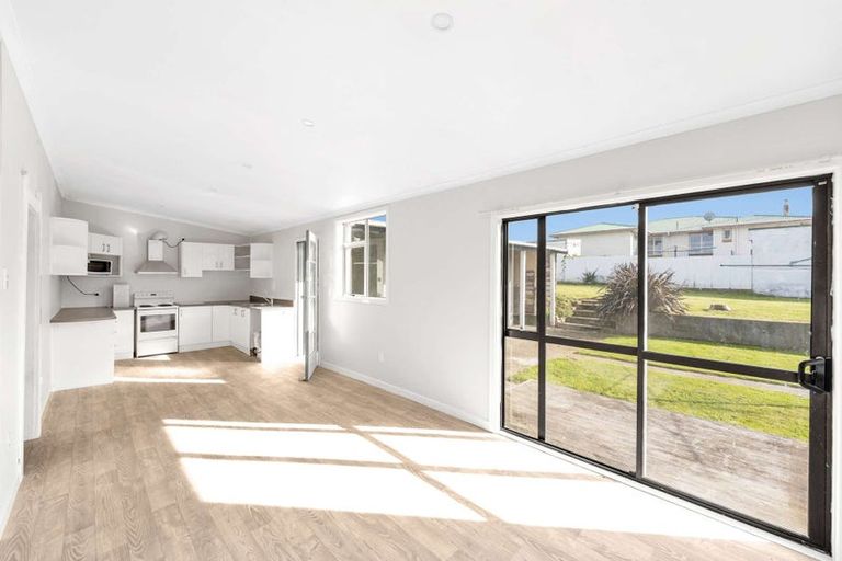 Photo of property in 9 Park Street, Gore, 9710