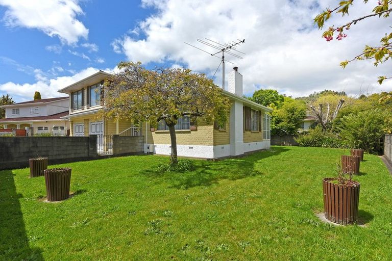 Photo of property in 3 Dowling Grove, Silverstream, Upper Hutt, 5019
