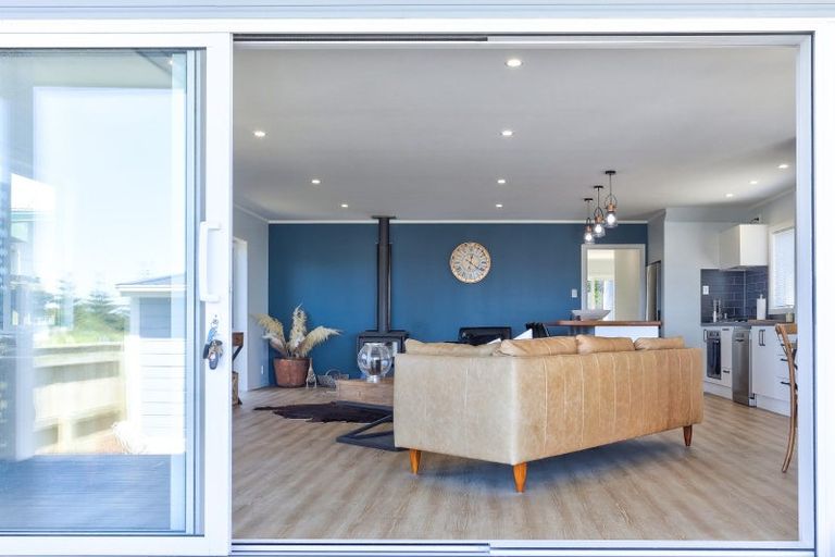 Photo of property in 8 Nukumaru Parade, Waiinu Beach, Whanganui, 4588