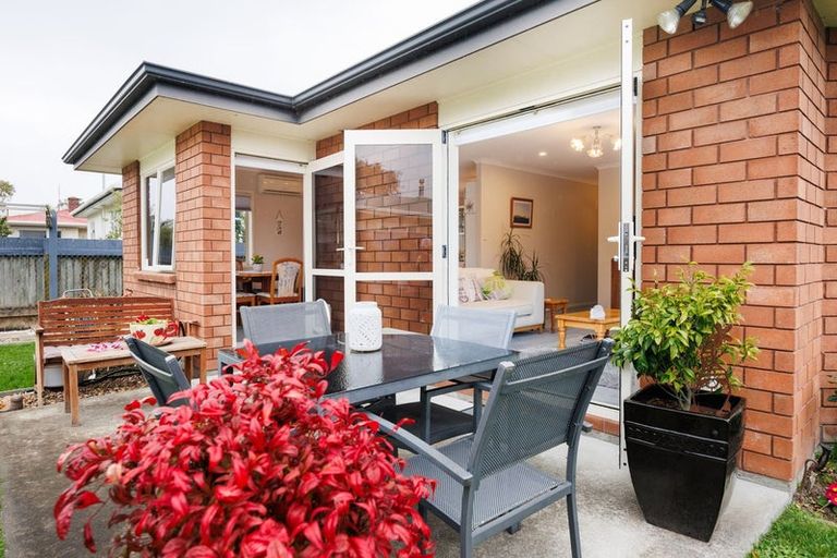 Photo of property in 1 Eton Place, Terrace End, Palmerston North, 4410