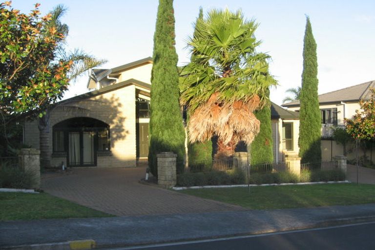 Photo of property in 6 Kahala Place, West Harbour, Auckland, 0618