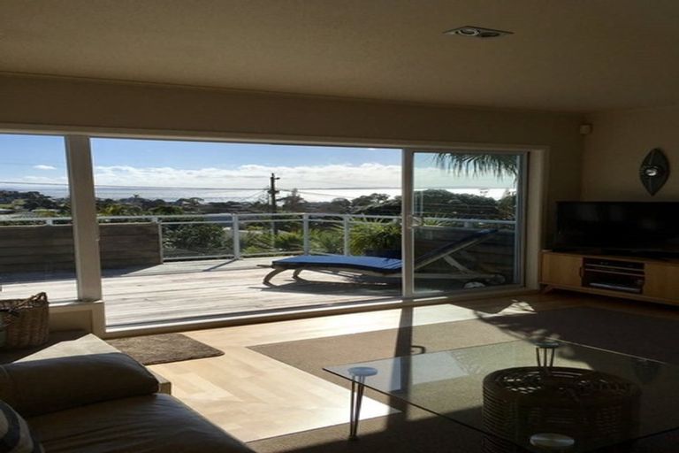 Photo of property in 27 Surf Road, Stanmore Bay, Whangaparaoa, 0932