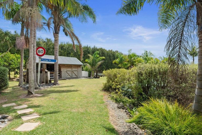 Photo of property in 30 Foster Road, Kumeu, 0891