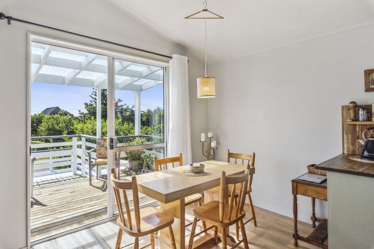 Photo of property in 42 Rodney Avenue, Te Horo Beach, Otaki, 5581