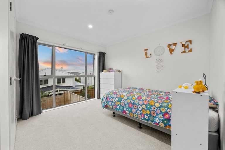 Photo of property in 27 Forbes Mccammon Drive, Swanson, Auckland, 0614