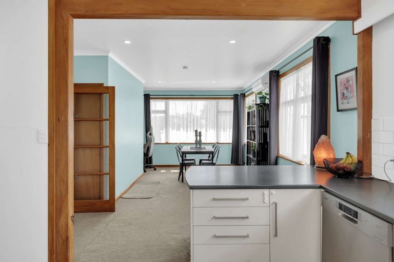 Photo of property in 4 Belvedere Crescent, Takaro, Palmerston North, 4412