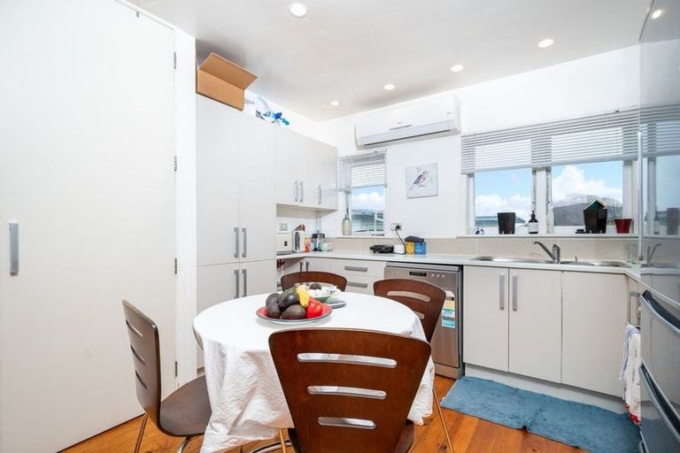 Photo of property in 74 Forest Hill Road, Henderson, Auckland, 0612