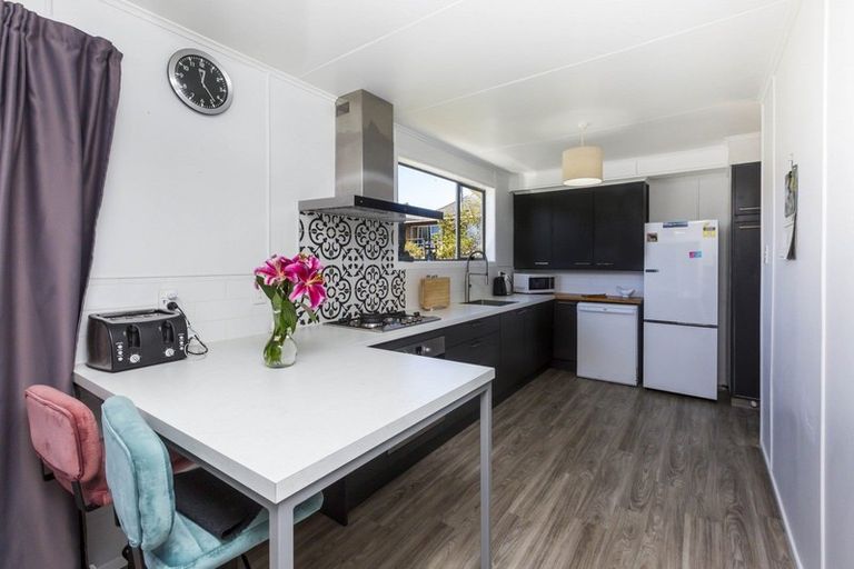 Photo of property in 51 Blueberry Grove, Timberlea, Upper Hutt, 5018