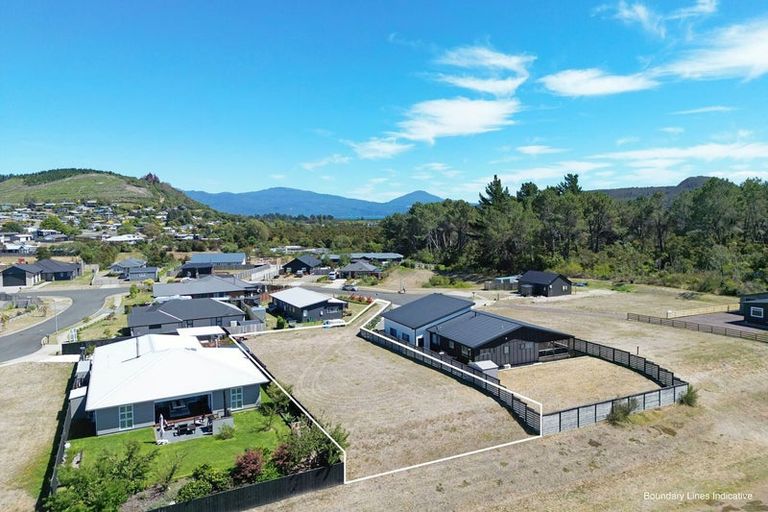 Photo of property in 12 Komahimahi Way, Motuoapa, 3382