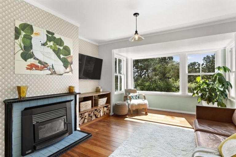 Photo of property in 96 Sidlaw Street, Strathmore Park, Wellington, 6022