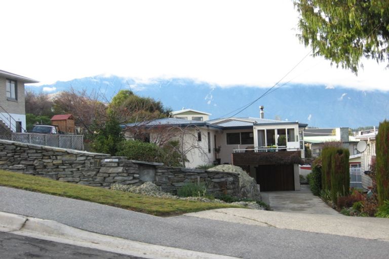 Photo of property in 7 Suburb Street, Queenstown, 9300