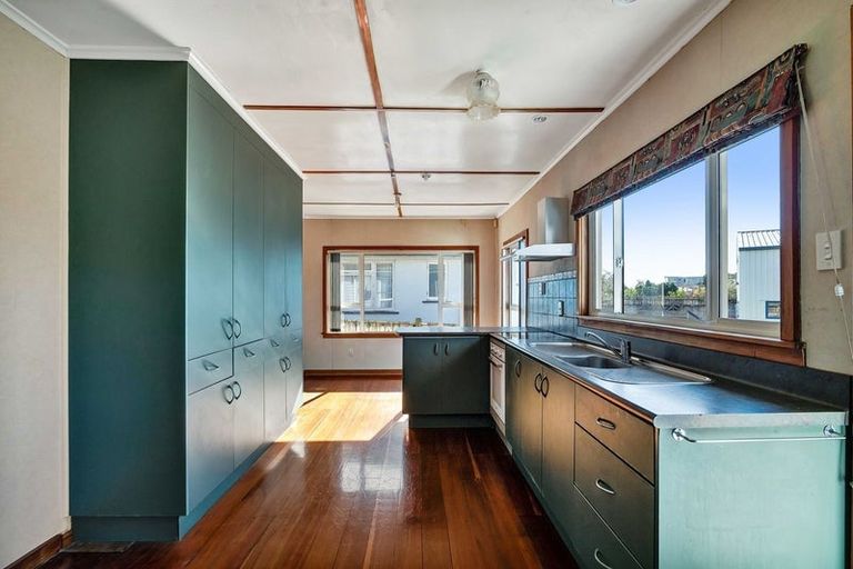 Photo of property in 63 Bayly Road, Blagdon, New Plymouth, 4310