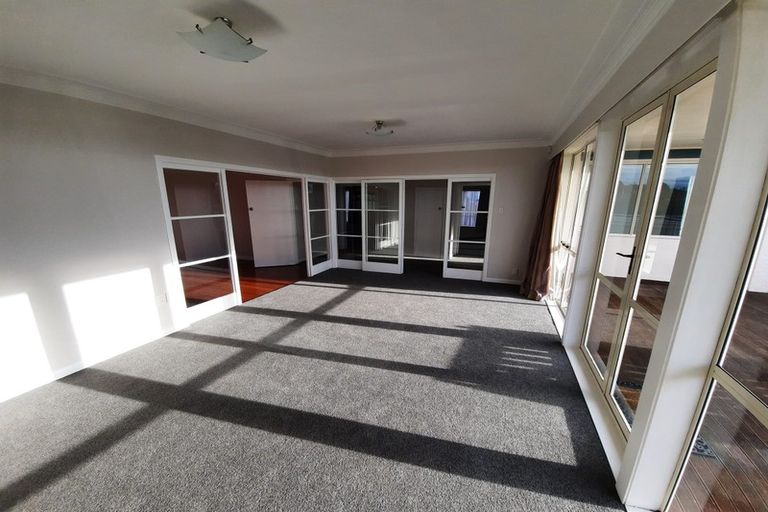 Photo of property in 32 Lewis Road, Pakuranga, Auckland, 2010